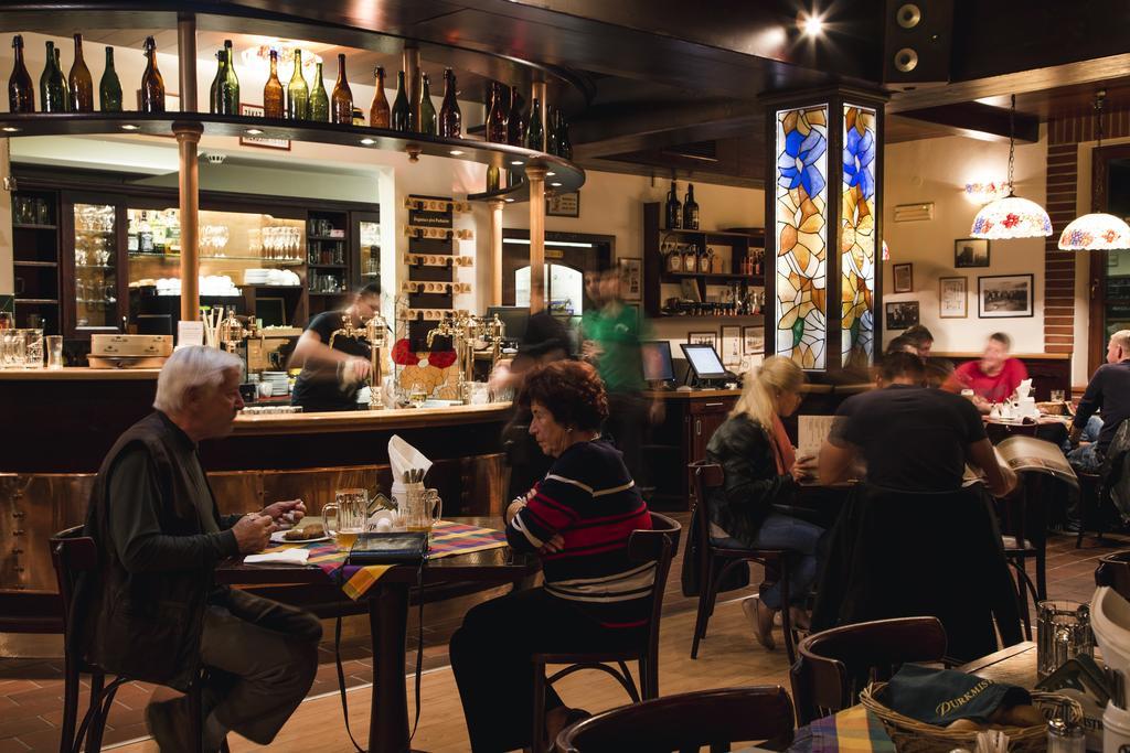 Hotel Purkmistr Plzen Ngoại thất bức ảnh